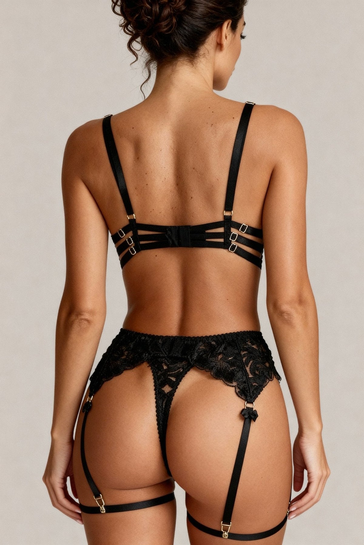 Ensemble lingerie quatre pièces avec tour de cuisses - Saskia