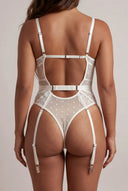 Body en dentelle avec tour de cuisses - Iris - AFTR - Debout face