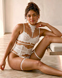 Ensemble lingerie pour femme cinq pièces - Luna Blanc - AFTR - Full body trois-quart